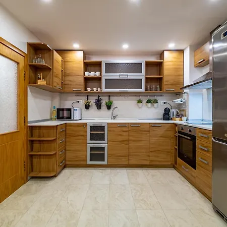 Sunny In The Center Of For 5guests * Varna