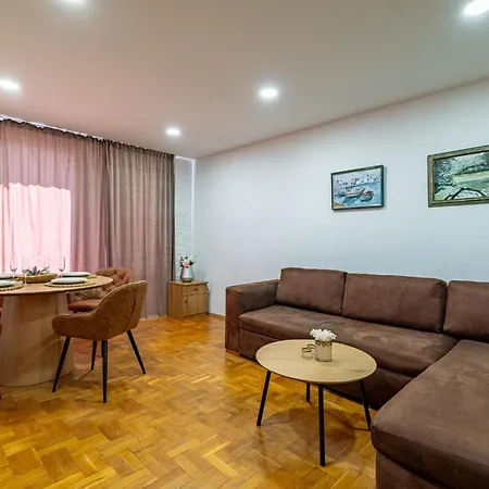 Sunny In The Center Of For 5guests Appartement Varna