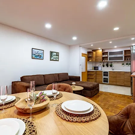 Sunny In The Center Of For 5guests Appartement