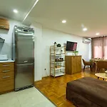 Sunny In The Center Of For 5guests Апартамент