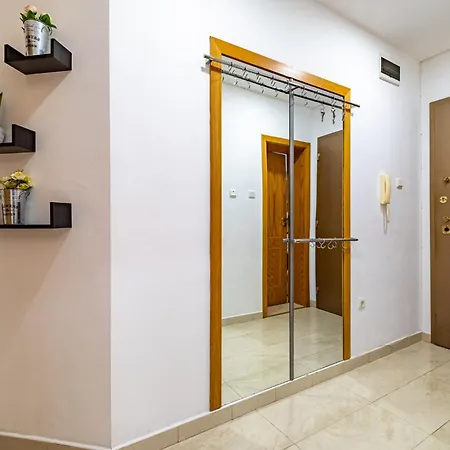 Sunny In The Center Of For 5guests Varna