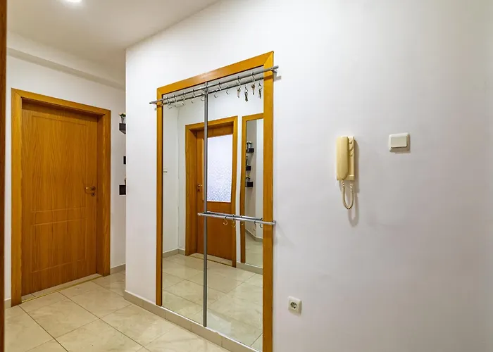 Διαμέρισμα Sunny In The Center Of For 5guests *