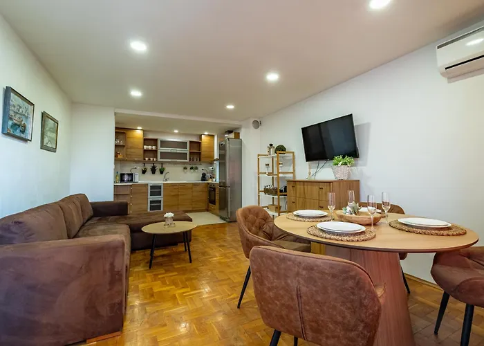 Διαμέρισμα Sunny In The Center Of For 5guests Βάρνα