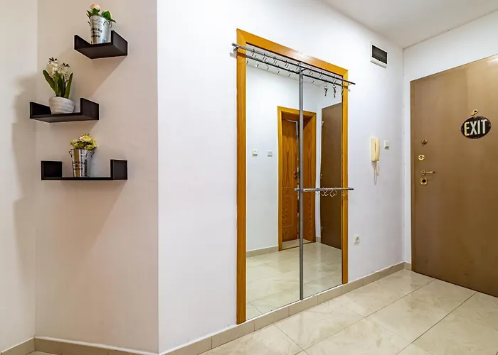 Sunny In The Center Of For 5guests Varna